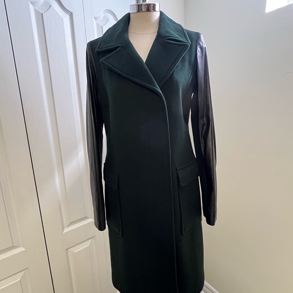 Danier Dark Green Coat with Fur Collar & Leather Sleeves - Picture 4 of 10